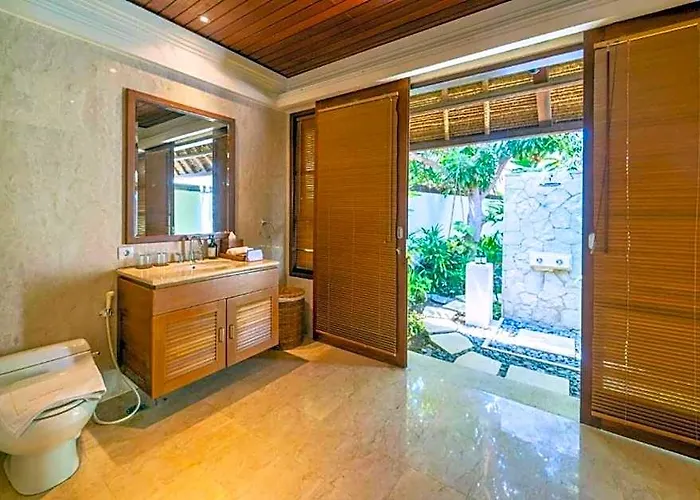 Swanky Sky Blue 3 Bedroom Private Pool Zn45 Villa Kuta Selatan